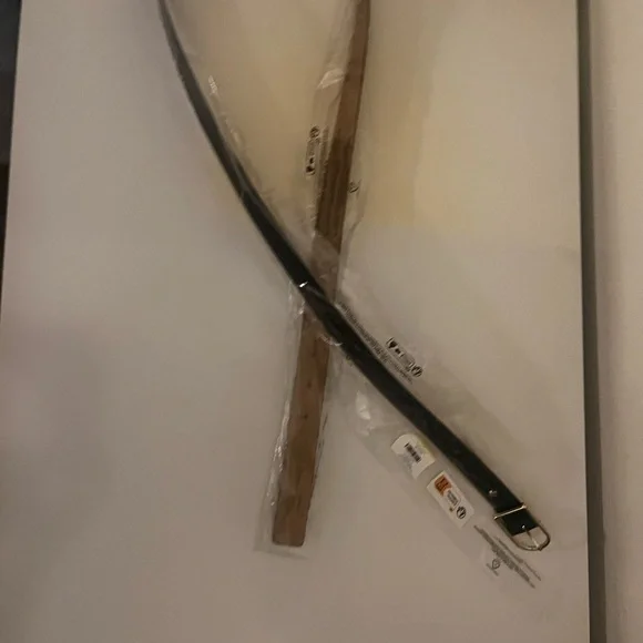 Sleek Black Leather Kate Spade Belt - Picture 2 of 9